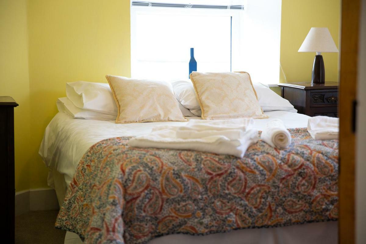 Knightor Manor Bed & Breakfast Penwithick Eksteriør bilde